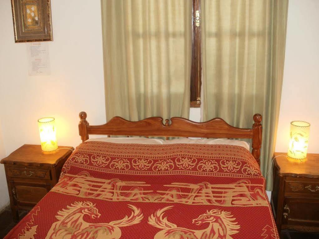 Hostal Rustyk Cafayate Eksteriør bilde